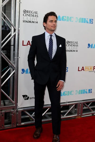 Matt Bomer llega al estreno de Warner Bros — Foto de Stock