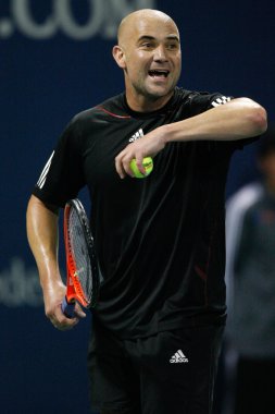 Andre agassi ve john mcenroe sadaka maç oynamak