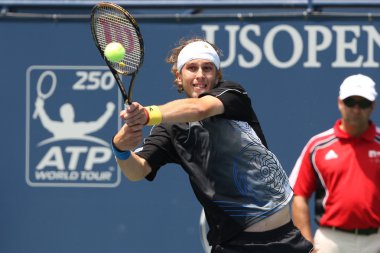 Lukas lacko ve ernests gulbis bir maçı oynamak