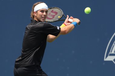 Lukas lacko ve ernests gulbis bir maçı oynamak