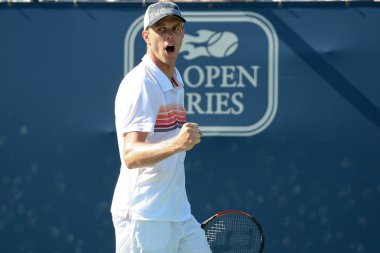 Janko tipsarevic ve sam querrey bir maçı oynamak