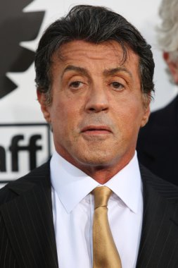 gereksiz şeyler hollywood prömiyeri