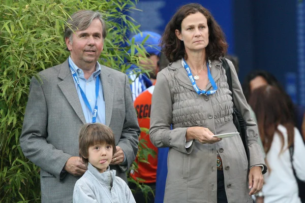 Bob krammer, pam shriver und pams sohn george besuchen den bauernklassiker — Stockfoto