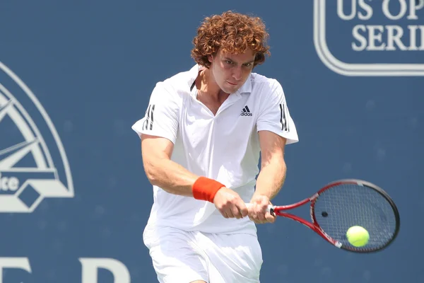 Lukas Lacko y Ernests Gulbis juegan un partido — Foto de Stock