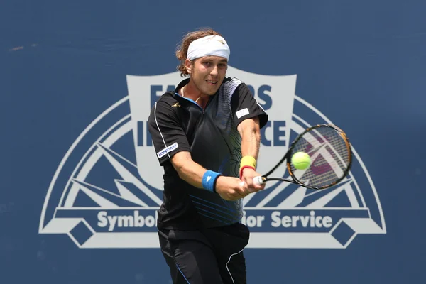 Lukas Lacko y Ernests Gulbis juegan un partido — Foto de Stock