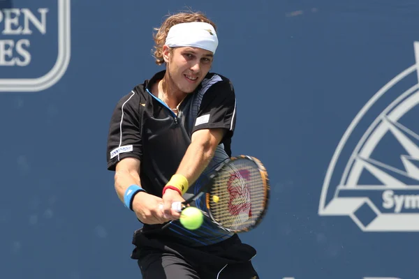 Lukas Lindkvist och ernests gulbis spela en match — Stockfoto