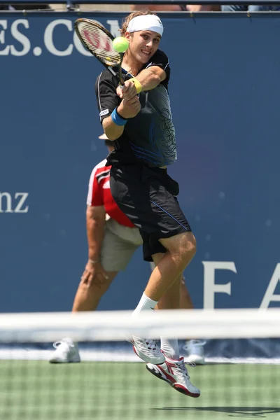 Lukas Lacko and Ernests Gulbis play a match — Stock Photo, Image