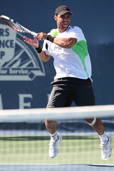 Alejandro falla och erenests gulbis spela en match — Stockfoto