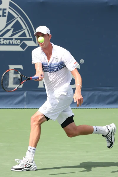 Andy Murray della Gran Bretagna e Sam Querrey degli Stati Uniti (nella foto) giocano la partita finale al 2010 Farmers Classic — Foto Stock