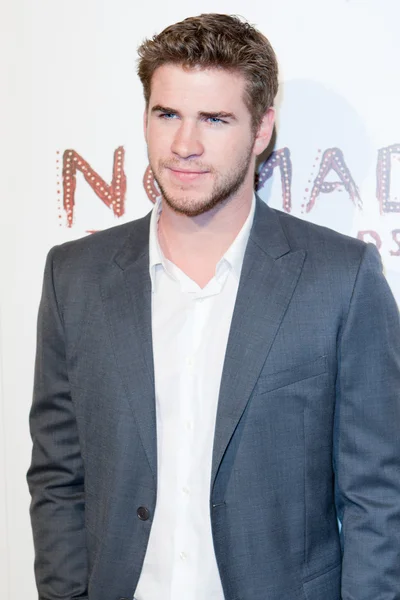 O ator australiano Liam Hemsworth chega à gala de estréia do Nomad Two Worlds Los Angeles no 59 Pier Studios West — Fotografia de Stock