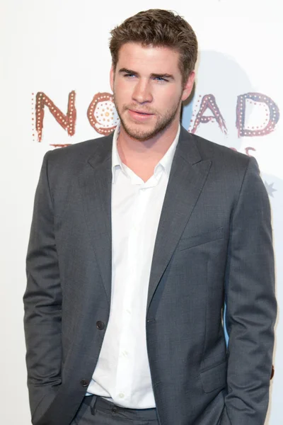 Australian actor Liam Hemsworth arrives at the Nomad Two Worlds Los Angeles debut gala at 59 Pier Studios West — Stock Photo, Image
