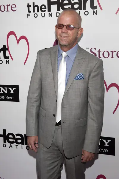 El escritor Steve Faber llega a la Gala de The Heart Foundation en Hollywood Palladium — Foto de Stock