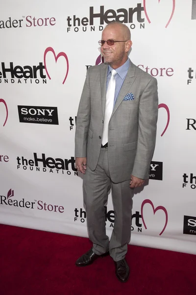 El escritor Steve Faber llega a la Gala de The Heart Foundation en Hollywood Palladium —  Fotos de Stock