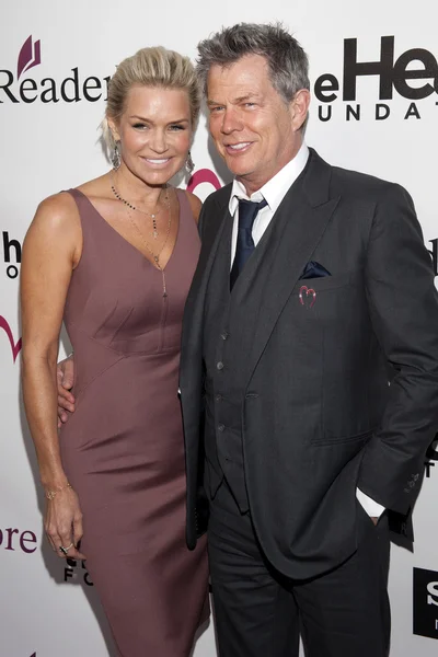 Yolanda hadid a skladatel david foster dorazí do gala nadace srdce v hollywood palladium — Stock fotografie