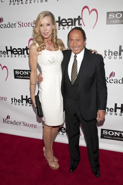 Anna Anka e o cantor Paul Anka chegam ao The Heart Foundation Gala no Hollywood Palladium — Fotografia de Stock