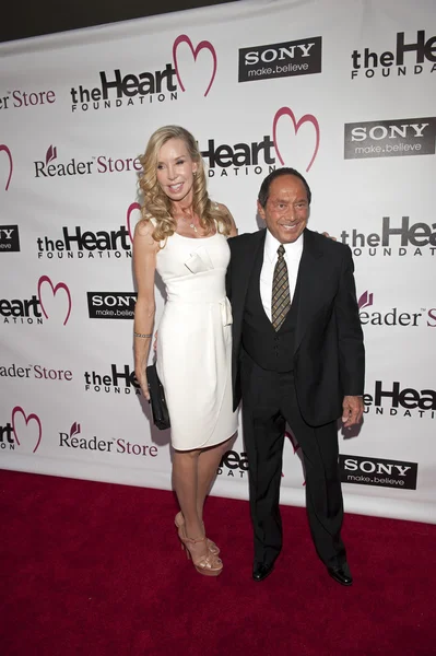 Anna Anka és énekes Paul Anka érkezik a szív Alapítvány gála Hollywood Palladium — Stock Fotó