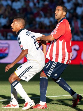 Maykel Galindo (R) ve Sean Franklin (L) sırasında Mls Konferansı yarı final maç