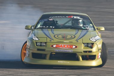 formül drift sırasında toyota otomobil yarışçısı Michael essa yarışıyor
