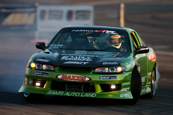 Daijiro Yoshihara compete na Toyota Speedway durante a rodada de Fórmula Drift — Fotografia de Stock