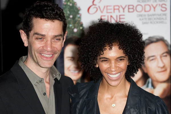 James Frain and guest attend the film premier — Stock Photo, Image