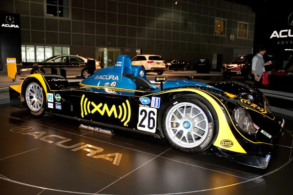 Acura powered American Le Mans carro de corrida em exibição no Auto Show — Fotografia de Stock