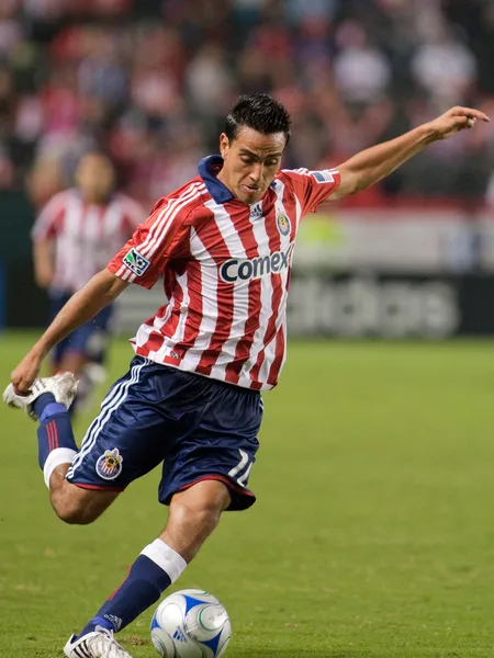 Jesus Padilla taking a shot on goal during the match — Stock Photo, Image