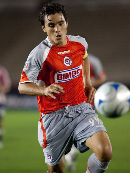Omar Bravo in azione durante la partita — Foto Stock