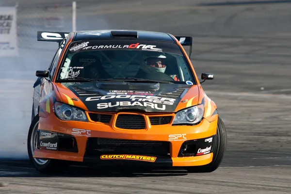 Stephan Vedier compete na Toyota Speedway durante a rodada de Fórmula Drift — Fotografia de Stock