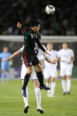 Ricardo osorio topu oyun sırasında başlar.