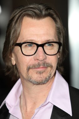 Gary oldman eli premiere kitabında katılır