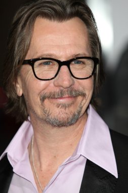 Gary oldman eli premiere kitabında katılır