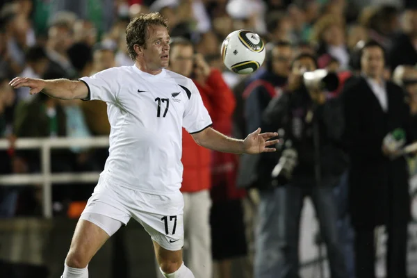 Chad Coombes pecho atrapa la pelota — Foto de Stock