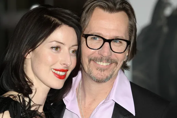 Gary Oldman and Alexandra Edenborough attend The Book of Eli premiere — Stock Photo, Image