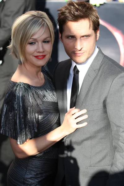 Jennie Garth and Peter Facinelli attend The Twilight Saga Eclipse Los Angeles premiere — Stock Photo, Image