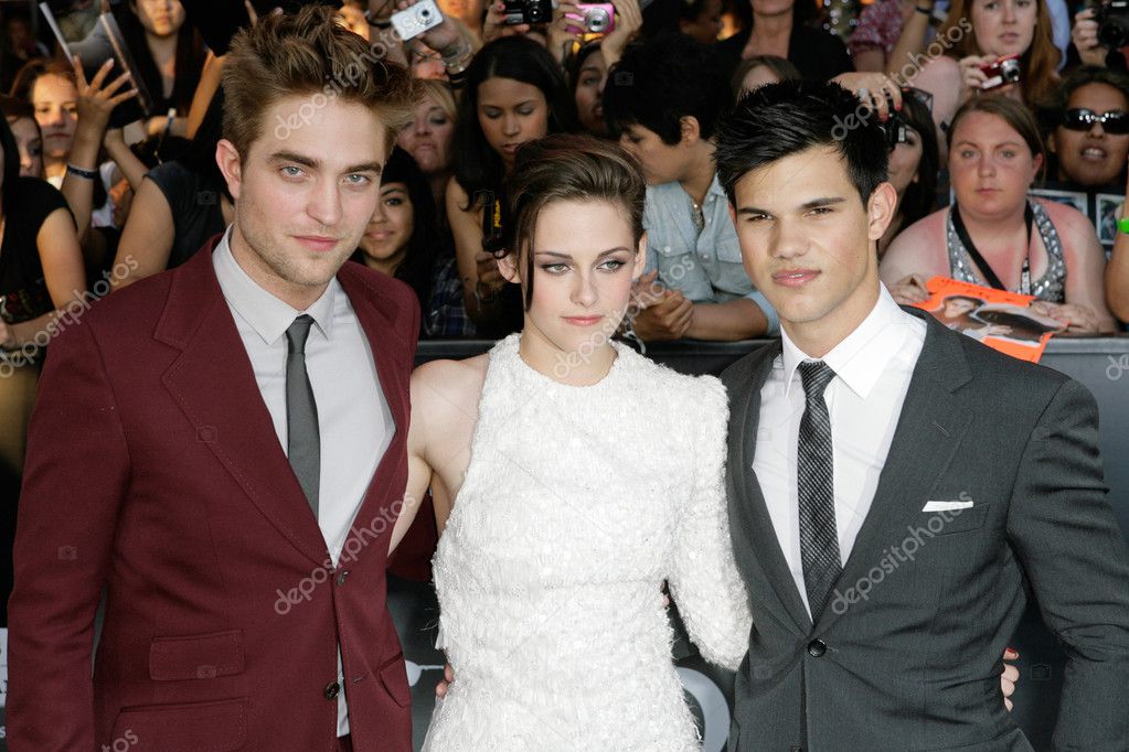 Robert Pattinson, Kristen Stewart & Taylor Lautner attend The Twilight ...