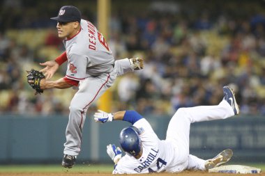 Jamey carroll slaytlar ikinci ve Ian tarafından tag yener desmond oyun sırasında