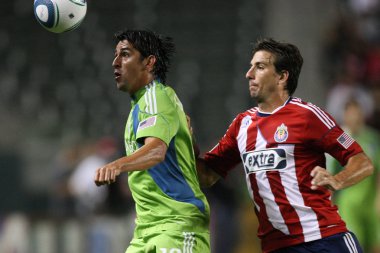 Leo gonzalez ve alan gordon fight oyun sırasında top için