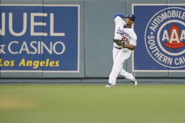 oyun sırasında derin orta sahaya atmak Matt kemp yapar