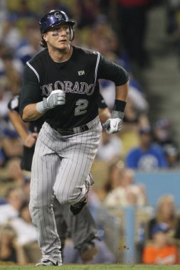 Troy tulowitzki topu bir parça alır ve oyun sırasında ilk adımı doğru alır