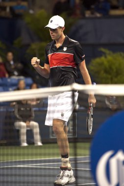 Sam querrey onun kazanmak oyun sırasında kutluyor.