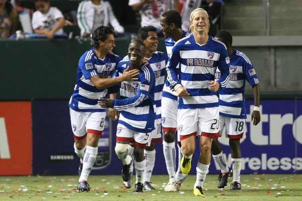 Dallas celebrate a penalty kick goal by David Ferreira during the game — Stock Photo, Image