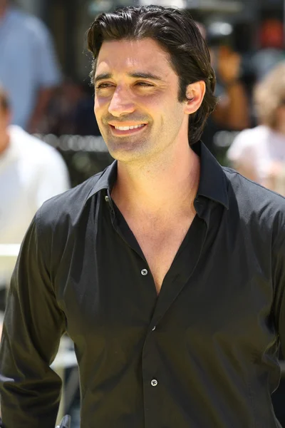 Gilles Marini arrives at the Despicable Me premiere — Stock Photo, Image