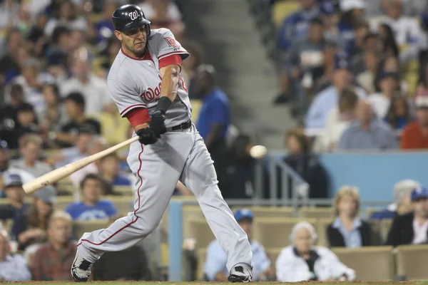 Michael Morse faz um swing durante a partida — Fotografia de Stock