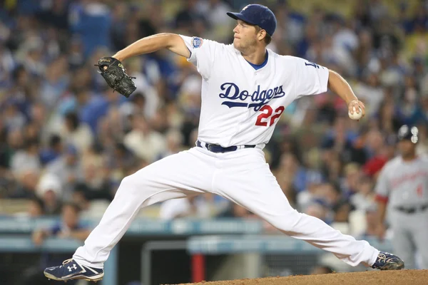 Clayton Kershaw pitches during the game — Stock Photo, Image