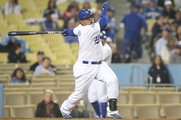 Ronnie Belliard hace un swing durante el juego — Foto de Stock