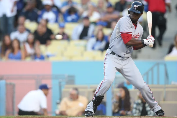 Michael Morse keeps his eye on the ball during the game — Stock Photo, Image