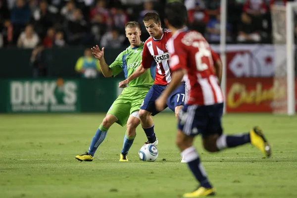 Jeff Parke et Justin Braun se battent pour le ballon pendant le match — Photo