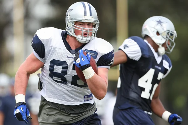 Jason witten w akcji podczas drugiego dnia gry — Zdjęcie stockowe