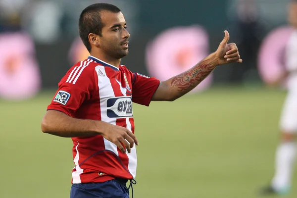 Rodolfo Espinoza dá um polegar para seus companheiros de equipe durante o jogo — Fotografia de Stock