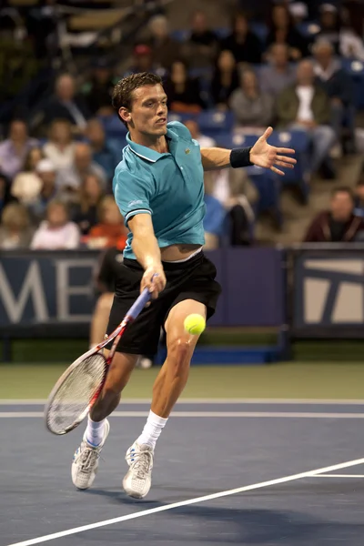 Tobias Kamke charges the net during the game — Stock Photo, Image